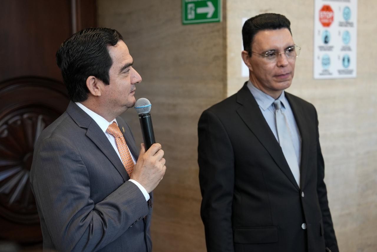 Nueva Ley de Contratación del Estado agilizará compras electrónicas y dará transparencia, afirman CN y PGR